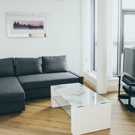 Serviced Apartment In Liverpool City Centre - Free Parking - Balcony - By Happy Days Esterno foto