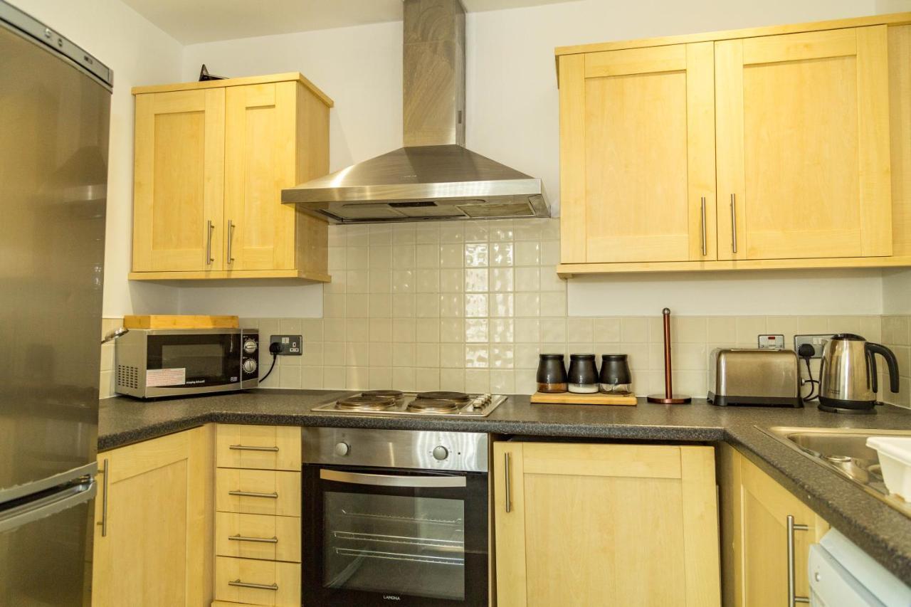 Serviced Apartment In Liverpool City Centre - Free Parking - Balcony - By Happy Days Esterno foto