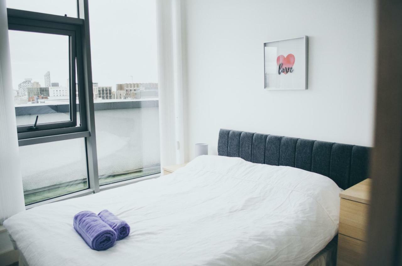 Serviced Apartment In Liverpool City Centre - Free Parking - Balcony - By Happy Days Esterno foto